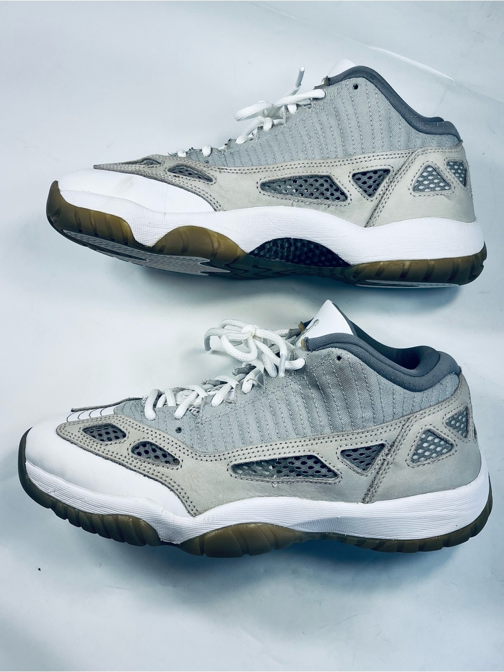 Nike Air Jordan 11 Retro Low IE  Men's:10.5 Athletic Sneakers #919712-102